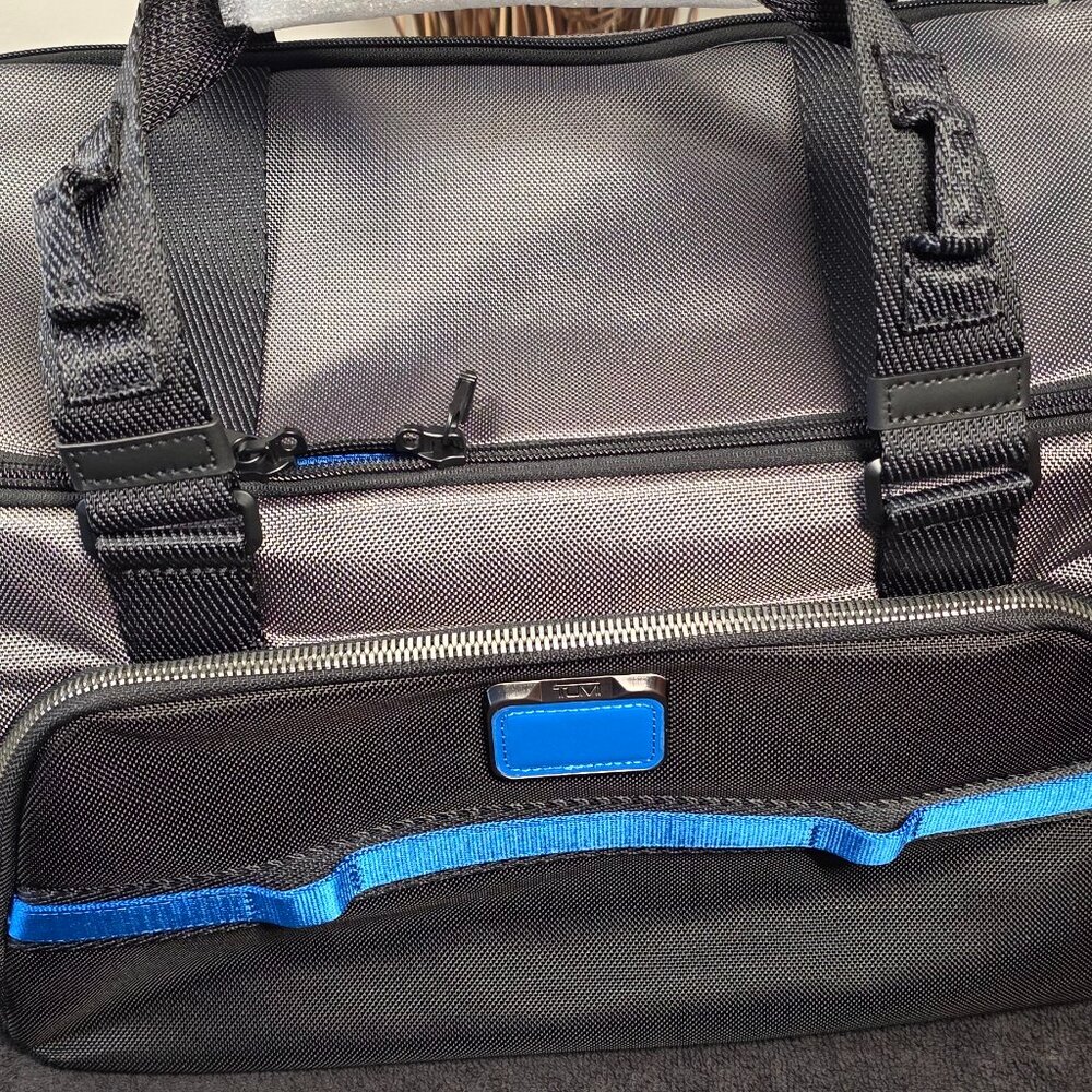 TUMI - Alpha Bravo Mason Duffel - Medium Travel Duffel Bag - NEW! - Picture 7 of 15